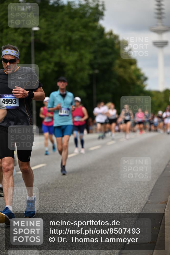 29.06.2025 - hella hamburg halbmarathon Dr. Thomas Lammeyer http://msf.ph/oto/8507493 29.06.2025 10:28:37 Kennedybrücke 1005, 1009, 1304, 1545, 2766, 3185, 3579, 4122, 4162, 4391, 4597, 4646, 4993, 5039, 5055, 5160, 5258, 5260, 5661, 5954, 7013, 7426, 8141, 8149, 8187, 8297, 8676, 8717, 8918, 8920, 9603, 9715, 11300, 11415 meine-sportfotos.de