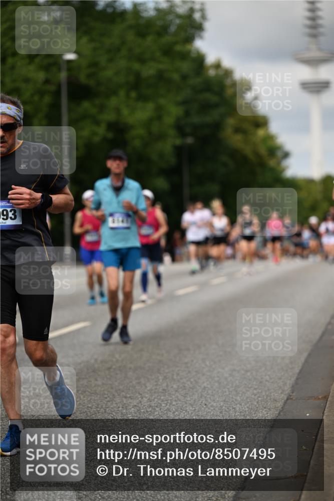 29.06.2025 - hella hamburg halbmarathon Dr. Thomas Lammeyer http://msf.ph/oto/8507495 29.06.2025 10:28:37 Kennedybrücke 1005, 1009, 1304, 1545, 2766, 3185, 3579, 4122, 4162, 4391, 4597, 4646, 4993, 5039, 5055, 5160, 5258, 5260, 5661, 5954, 7013, 7426, 8141, 8149, 8187, 8297, 8676, 8717, 8918, 8920, 9603, 9715, 11300, 11415 meine-sportfotos.de