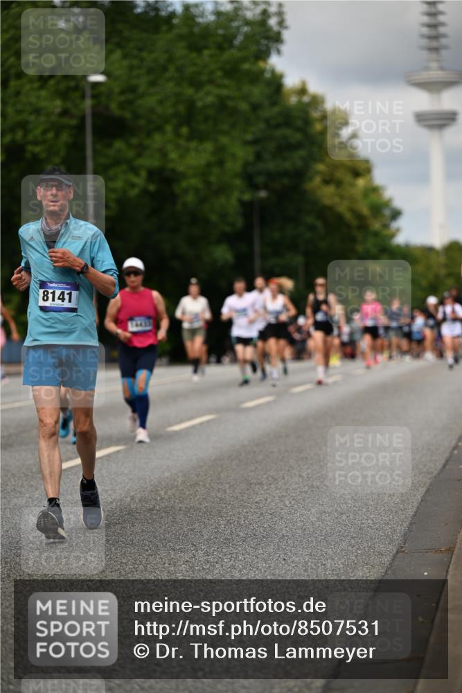 29.06.2025 - hella hamburg halbmarathon Dr. Thomas Lammeyer http://msf.ph/oto/8507531 29.06.2025 10:28:39 Kennedybrücke 1005, 1009, 1304, 1545, 2766, 3579, 4122, 4162, 4646, 4993, 5039, 5055, 5160, 5258, 5260, 5661, 5954, 7426, 7920, 8141, 8187, 8297, 8676, 8717, 8918, 8920, 9603, 11300, 11415 meine-sportfotos.de