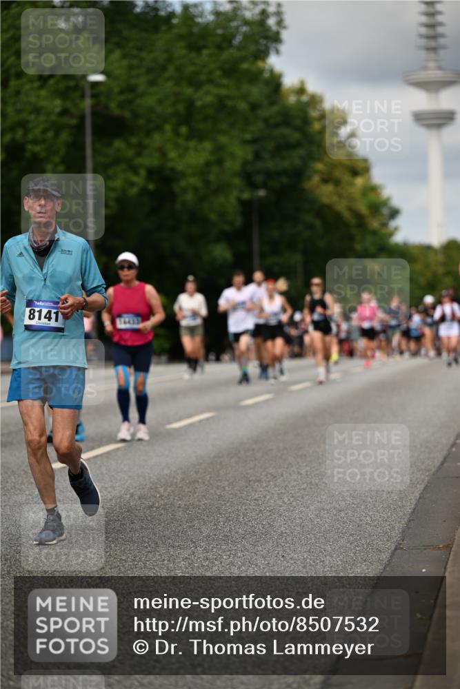 29.06.2025 - hella hamburg halbmarathon Dr. Thomas Lammeyer http://msf.ph/oto/8507532 29.06.2025 10:28:39 Kennedybrücke 1005, 1009, 1304, 1545, 2766, 3579, 4122, 4162, 4646, 4993, 5039, 5055, 5160, 5258, 5260, 5661, 5954, 7426, 7920, 8141, 8187, 8297, 8676, 8717, 8918, 8920, 9603, 11300, 11415 meine-sportfotos.de