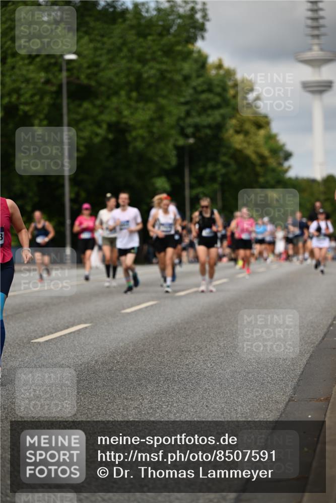 29.06.2025 - hella hamburg halbmarathon Dr. Thomas Lammeyer http://msf.ph/oto/8507591 29.06.2025 10:28:42 Kennedybrücke 1545, 2766, 3579, 4162, 4646, 4993, 5039, 5055, 5160, 5258, 5260, 5954, 7426, 7920, 8141, 8187, 8297, 8676, 8717, 8918, 8920, 9603, 11300, 11415 meine-sportfotos.de
