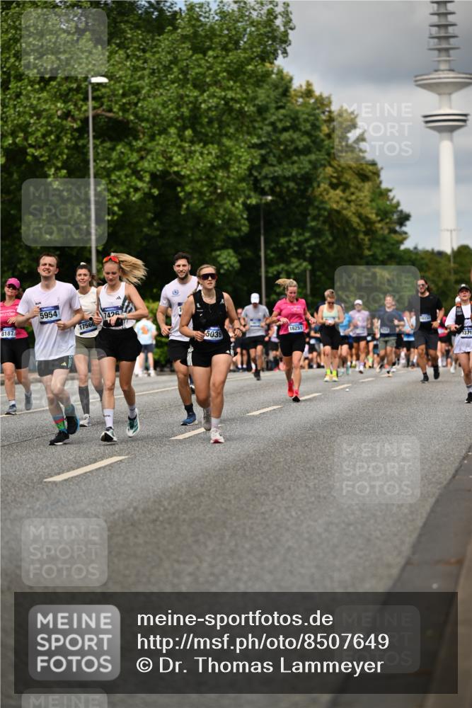 29.06.2025 - hella hamburg halbmarathon Dr. Thomas Lammeyer http://msf.ph/oto/8507649 29.06.2025 10:28:45 Kennedybrücke 1389, 1545, 3579, 4162, 4646, 4993, 5039, 5055, 5160, 5258, 5260, 5954, 7426, 7920, 8141, 8187, 8297, 8717, 8918, 8920, 9603, 11415 meine-sportfotos.de