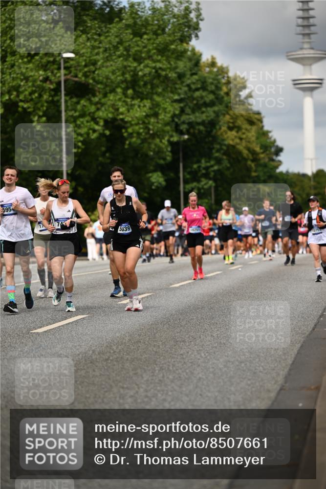 29.06.2025 - hella hamburg halbmarathon Dr. Thomas Lammeyer http://msf.ph/oto/8507661 29.06.2025 10:28:46 Kennedybrücke 1389, 1545, 3579, 4162, 4646, 4993, 5039, 5055, 5160, 5258, 5260, 5954, 7426, 7920, 8141, 8187, 8297, 8717, 8918, 8920, 9603, 11415 meine-sportfotos.de