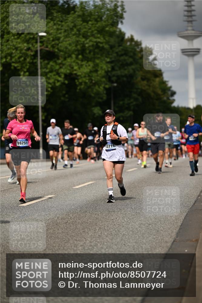 29.06.2025 - hella hamburg halbmarathon Dr. Thomas Lammeyer http://msf.ph/oto/8507724 29.06.2025 10:28:51 Kennedybrücke 1389, 1545, 2944, 3421, 4162, 4646, 4719, 5039, 5258, 5260, 5358, 5954, 7426, 7920, 8141, 8167, 8187, 8918, 8920, 10907, 11044 meine-sportfotos.de