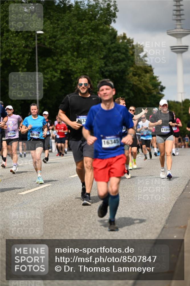 29.06.2025 - hella hamburg halbmarathon Dr. Thomas Lammeyer http://msf.ph/oto/8507847 29.06.2025 10:28:58 Kennedybrücke 1389, 1395, 2477, 2944, 3421, 3786, 4162, 4221, 4719, 5039, 5358, 5954, 6524, 6526, 7426, 7528, 7920, 7975, 8167, 8187, 8502, 8918, 8920, 9063, 10907, 11044, 11306, 11347 meine-sportfotos.de