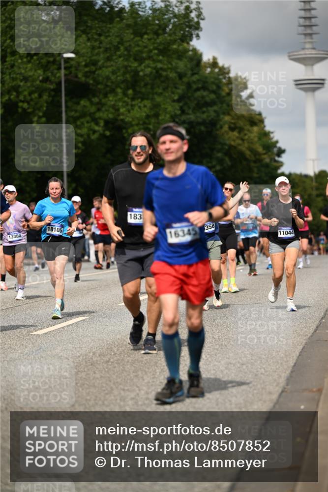 29.06.2025 - hella hamburg halbmarathon Dr. Thomas Lammeyer http://msf.ph/oto/8507852 29.06.2025 10:28:58 Kennedybrücke 1389, 1395, 2477, 2944, 3421, 3786, 4162, 4221, 4719, 5039, 5358, 5954, 6524, 6526, 7426, 7528, 7920, 7975, 8167, 8187, 8502, 8918, 8920, 9063, 10907, 11044, 11306, 11347 meine-sportfotos.de