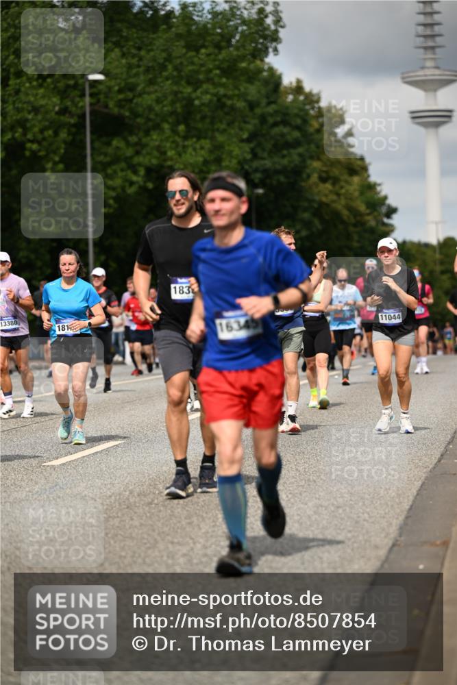 29.06.2025 - hella hamburg halbmarathon Dr. Thomas Lammeyer http://msf.ph/oto/8507854 29.06.2025 10:28:58 Kennedybrücke 1389, 1395, 2477, 2944, 3421, 3786, 4162, 4221, 4719, 5039, 5358, 5954, 6524, 6526, 7426, 7528, 7920, 7975, 8167, 8187, 8502, 8918, 8920, 9063, 10907, 11044, 11306, 11347 meine-sportfotos.de