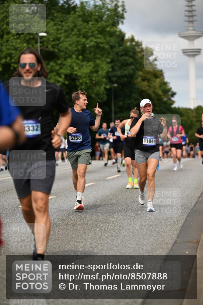 29.06.2025 - hella hamburg halbmarathon Dr. Thomas Lammeyer http://msf.ph/oto/8507888 29.06.2025 10:29:00 Kennedybrücke 1389, 1395, 2477, 2944, 3421, 3786, 4162, 4221, 4719, 5039, 5138, 5358, 5954, 6524, 6526, 7426, 7528, 7920, 7975, 8167, 8187, 8502, 8918, 8920, 9063, 10907, 11044, 11306, 11347 meine-sportfotos.de