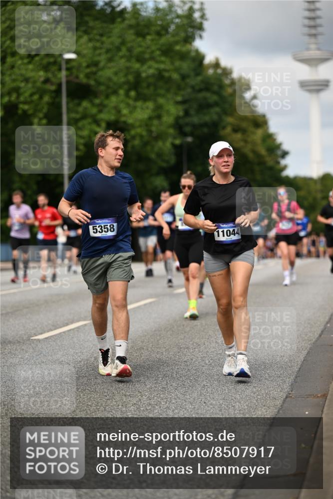 29.06.2025 - hella hamburg halbmarathon Dr. Thomas Lammeyer http://msf.ph/oto/8507917 29.06.2025 10:29:02 Kennedybrücke 1389, 1395, 2477, 2944, 3421, 3786, 4162, 4221, 4719, 5039, 5138, 5358, 5954, 6524, 6526, 7426, 7528, 7920, 7975, 8167, 8187, 8502, 8918, 8920, 9063, 10907, 11044, 11306, 11347 meine-sportfotos.de