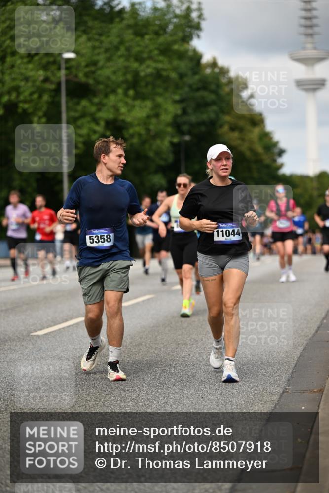29.06.2025 - hella hamburg halbmarathon Dr. Thomas Lammeyer http://msf.ph/oto/8507918 29.06.2025 10:29:02 Kennedybrücke 1389, 1395, 2477, 2944, 3421, 3786, 4162, 4221, 4719, 5039, 5138, 5358, 5954, 6524, 6526, 7426, 7528, 7920, 7975, 8167, 8187, 8502, 8918, 8920, 9063, 10907, 11044, 11306, 11347 meine-sportfotos.de
