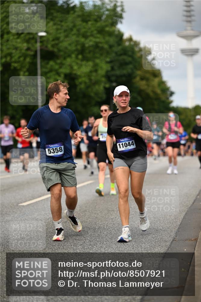 29.06.2025 - hella hamburg halbmarathon Dr. Thomas Lammeyer http://msf.ph/oto/8507921 29.06.2025 10:29:02 Kennedybrücke 1389, 1395, 2477, 2944, 3421, 3786, 4162, 4221, 4719, 5039, 5138, 5358, 5954, 6524, 6526, 7426, 7528, 7920, 7975, 8167, 8187, 8502, 8918, 8920, 9063, 10907, 11044, 11306, 11347 meine-sportfotos.de