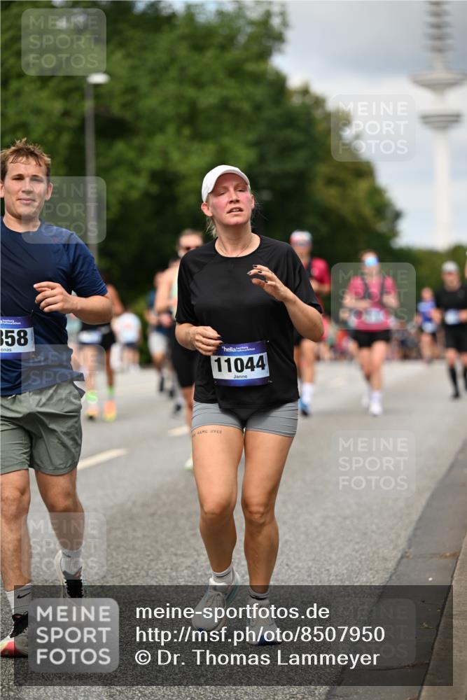 29.06.2025 - hella hamburg halbmarathon Dr. Thomas Lammeyer http://msf.ph/oto/8507950 29.06.2025 10:29:04 Kennedybrücke 1389, 1395, 2132, 2280, 2477, 2944, 3421, 3786, 4162, 4221, 4624, 4719, 5138, 5358, 5829, 5830, 6524, 6526, 7426, 7528, 7920, 7975, 8167, 8187, 8502, 9063, 10907, 11044, 11306, 11347 meine-sportfotos.de