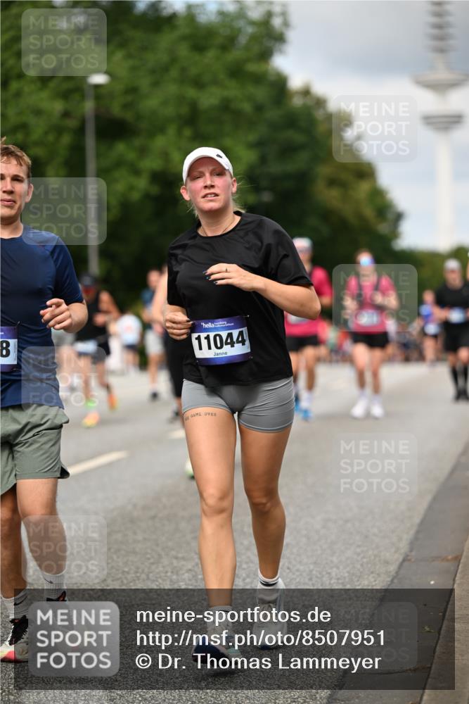 29.06.2025 - hella hamburg halbmarathon Dr. Thomas Lammeyer http://msf.ph/oto/8507951 29.06.2025 10:29:04 Kennedybrücke 1389, 1395, 2132, 2280, 2477, 2944, 3421, 3786, 4162, 4221, 4624, 4719, 5138, 5358, 5829, 5830, 6524, 6526, 7426, 7528, 7920, 7975, 8167, 8187, 8502, 9063, 10907, 11044, 11306, 11347 meine-sportfotos.de