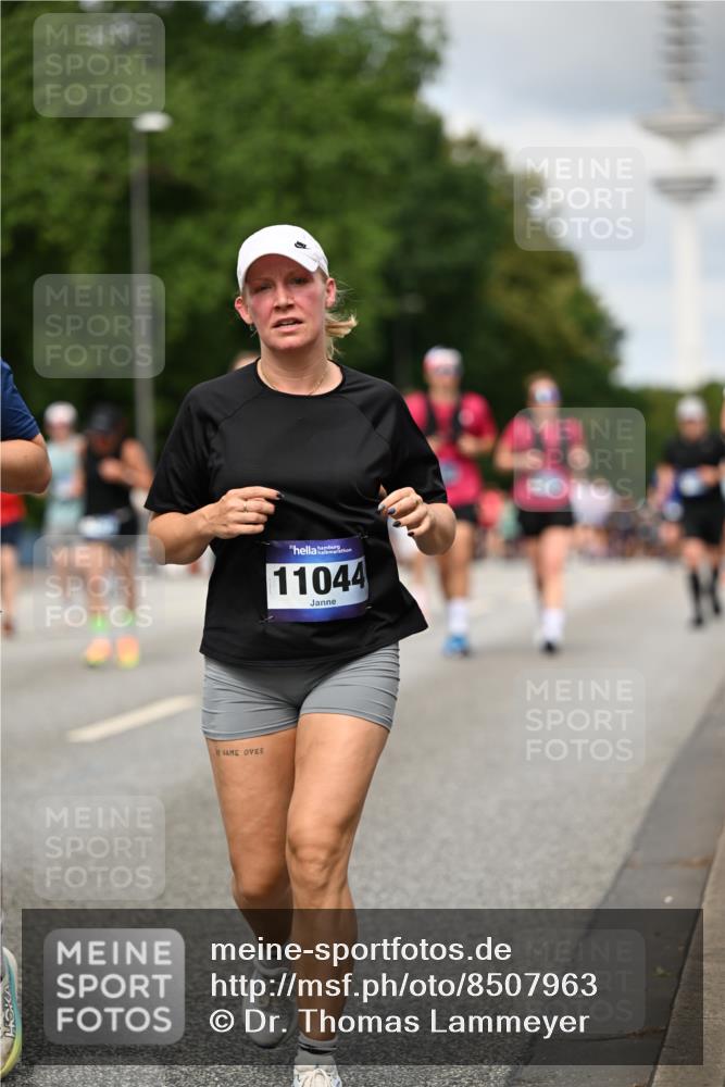 29.06.2025 - hella hamburg halbmarathon Dr. Thomas Lammeyer http://msf.ph/oto/8507963 29.06.2025 10:29:04 Kennedybrücke 1389, 1395, 2132, 2280, 2477, 2944, 3421, 3786, 4162, 4221, 4624, 4719, 5138, 5358, 5829, 5830, 6524, 6526, 7426, 7528, 7920, 7975, 8167, 8187, 8502, 9063, 10907, 11044, 11306, 11347 meine-sportfotos.de
