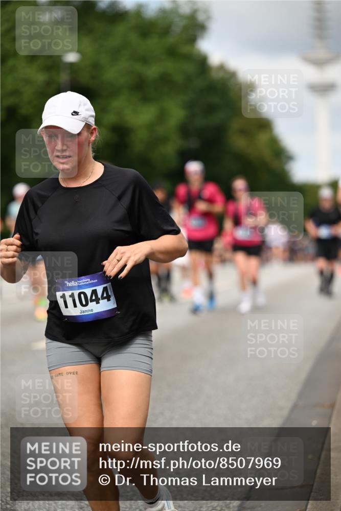 29.06.2025 - hella hamburg halbmarathon Dr. Thomas Lammeyer http://msf.ph/oto/8507969 29.06.2025 10:29:05 Kennedybrücke 1389, 1395, 2132, 2280, 2477, 2944, 3343, 3421, 3786, 4162, 4221, 4624, 4719, 5138, 5358, 5829, 5830, 6524, 6526, 7528, 7920, 7975, 8167, 8187, 8502, 9063, 10907, 11044, 11306, 11347 meine-sportfotos.de