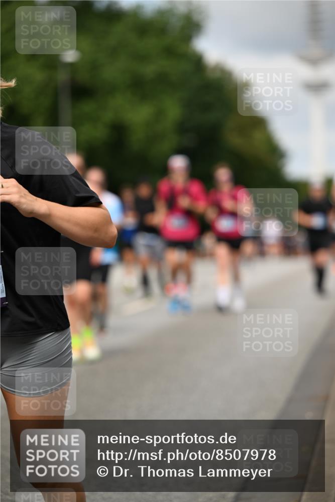 29.06.2025 - hella hamburg halbmarathon Dr. Thomas Lammeyer http://msf.ph/oto/8507978 29.06.2025 10:29:05 Kennedybrücke 1389, 1395, 2132, 2280, 2477, 2944, 3343, 3421, 3786, 4162, 4221, 4624, 4719, 5138, 5358, 5829, 5830, 6524, 6526, 7528, 7920, 7975, 8167, 8187, 8502, 9063, 10907, 11044, 11306, 11347 meine-sportfotos.de