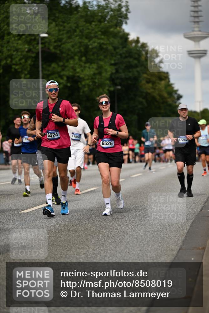 29.06.2025 - hella hamburg halbmarathon Dr. Thomas Lammeyer http://msf.ph/oto/8508019 29.06.2025 10:29:08 Kennedybrücke 1389, 1395, 2132, 2249, 2280, 2477, 2944, 3343, 3421, 3786, 4221, 4624, 4719, 5138, 5358, 5829, 5830, 6524, 6526, 7528, 7920, 7975, 8167, 8502, 9063, 10907, 11044, 11306, 11347 meine-sportfotos.de