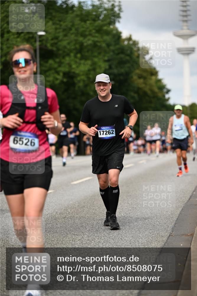 29.06.2025 - hella hamburg halbmarathon Dr. Thomas Lammeyer http://msf.ph/oto/8508075 29.06.2025 10:29:11 Kennedybrücke 1352, 1389, 1395, 2132, 2249, 2280, 2477, 2944, 3343, 3421, 3786, 4221, 4624, 4719, 5138, 5358, 5829, 5830, 6524, 6526, 7528, 7975, 8167, 8502, 9063, 10907, 11044, 11306, 11347 meine-sportfotos.de