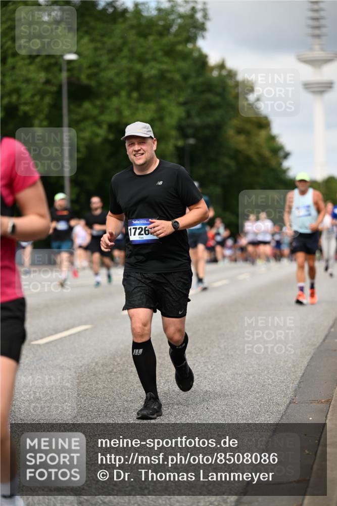 29.06.2025 - hella hamburg halbmarathon Dr. Thomas Lammeyer http://msf.ph/oto/8508086 29.06.2025 10:29:12 Kennedybrücke 1352, 1389, 1395, 2132, 2249, 2280, 2477, 2944, 3343, 3421, 3786, 4221, 4624, 4719, 5138, 5358, 5829, 5830, 6261, 6524, 6526, 7528, 7975, 8167, 8502, 9063, 10907, 11044, 11306, 11347 meine-sportfotos.de