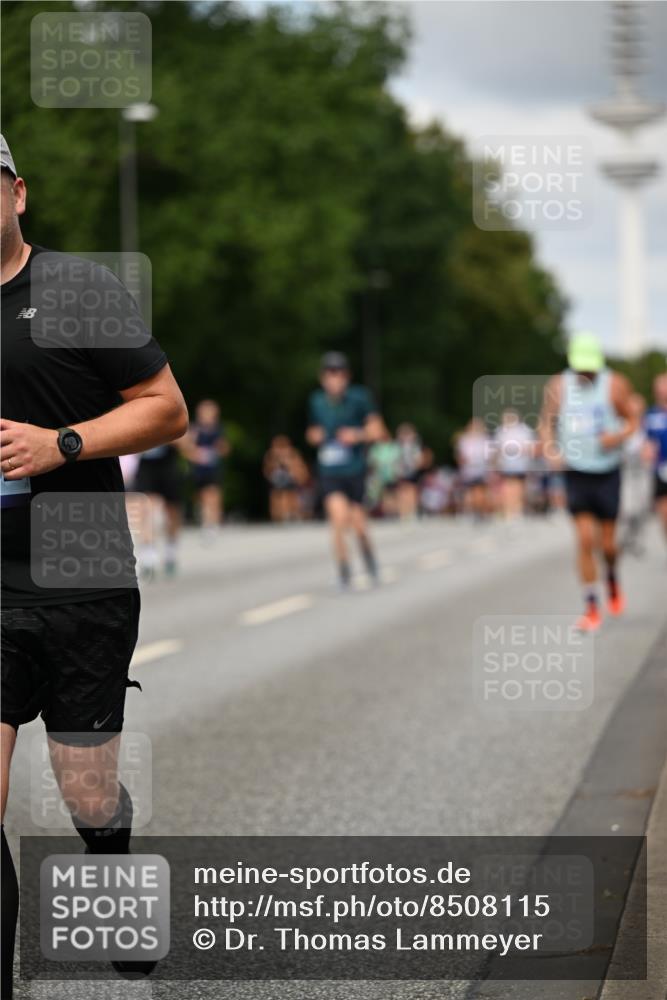 29.06.2025 - hella hamburg halbmarathon Dr. Thomas Lammeyer http://msf.ph/oto/8508115 29.06.2025 10:29:13 Kennedybrücke 1352, 1389, 1395, 2132, 2249, 2280, 2477, 2944, 3343, 3421, 3786, 4221, 4624, 4719, 5138, 5358, 5829, 5830, 6261, 6524, 6526, 7528, 7975, 8167, 8502, 9063, 10907, 11044, 11306, 11347 meine-sportfotos.de