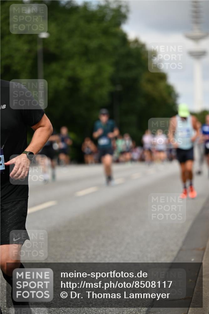 29.06.2025 - hella hamburg halbmarathon Dr. Thomas Lammeyer http://msf.ph/oto/8508117 29.06.2025 10:29:13 Kennedybrücke 1352, 1389, 1395, 2132, 2249, 2280, 2477, 2944, 3343, 3421, 3786, 4221, 4624, 4719, 5138, 5358, 5829, 5830, 6261, 6524, 6526, 7528, 7975, 8167, 8502, 9063, 10907, 11044, 11306, 11347 meine-sportfotos.de