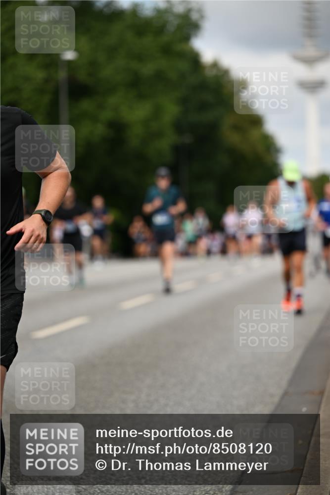 29.06.2025 - hella hamburg halbmarathon Dr. Thomas Lammeyer http://msf.ph/oto/8508120 29.06.2025 10:29:13 Kennedybrücke 1352, 1389, 1395, 2132, 2249, 2280, 2477, 2944, 3343, 3421, 3786, 4221, 4624, 4719, 5138, 5358, 5829, 5830, 6261, 6524, 6526, 7528, 7975, 8167, 8502, 9063, 10907, 11044, 11306, 11347 meine-sportfotos.de