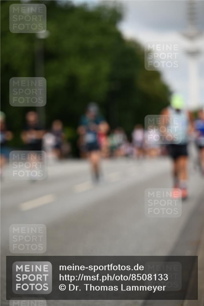 29.06.2025 - hella hamburg halbmarathon Dr. Thomas Lammeyer http://msf.ph/oto/8508133 29.06.2025 10:29:14 Kennedybrücke 1352, 1389, 1395, 2132, 2249, 2280, 2477, 2944, 3343, 3421, 3786, 4221, 4624, 4719, 5138, 5358, 5829, 5830, 6261, 6524, 6526, 7528, 7975, 8167, 8502, 9063, 10907, 11044, 11306, 11347 meine-sportfotos.de