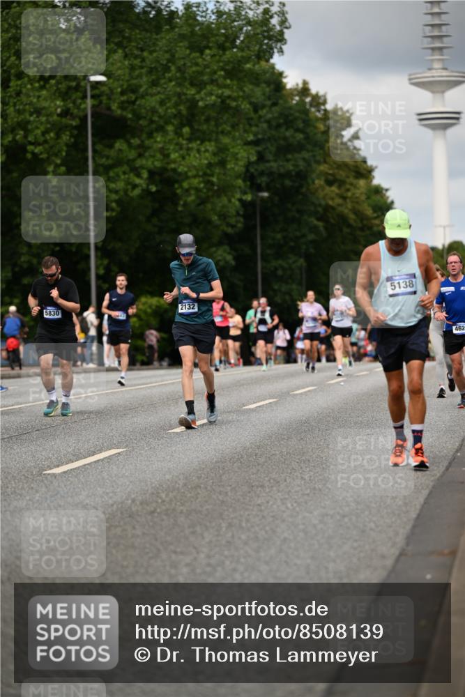 29.06.2025 - hella hamburg halbmarathon Dr. Thomas Lammeyer http://msf.ph/oto/8508139 29.06.2025 10:29:15 Kennedybrücke 1352, 1395, 2132, 2249, 2280, 2477, 2944, 3343, 3421, 3786, 4221, 4624, 4719, 5138, 5358, 5829, 5830, 6261, 6524, 6526, 7528, 7975, 8167, 8502, 9063, 10907, 11044, 11306, 11347 meine-sportfotos.de