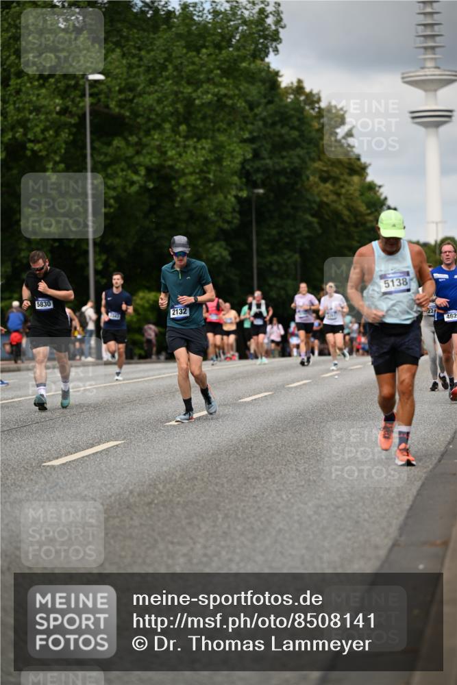29.06.2025 - hella hamburg halbmarathon Dr. Thomas Lammeyer http://msf.ph/oto/8508141 29.06.2025 10:29:15 Kennedybrücke 1352, 1395, 2132, 2249, 2280, 2477, 2944, 3343, 3421, 3786, 4221, 4624, 4719, 5138, 5358, 5829, 5830, 6261, 6524, 6526, 7528, 7975, 8167, 8502, 9063, 10907, 11044, 11306, 11347 meine-sportfotos.de