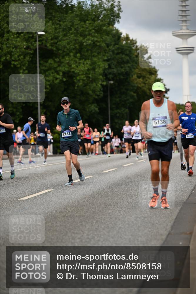 29.06.2025 - hella hamburg halbmarathon Dr. Thomas Lammeyer http://msf.ph/oto/8508158 29.06.2025 10:29:15 Kennedybrücke 1352, 1395, 2132, 2249, 2280, 2477, 2944, 3343, 3421, 3786, 4221, 4624, 4719, 5138, 5358, 5829, 5830, 6261, 6524, 6526, 7528, 7975, 8167, 8502, 9063, 10907, 11044, 11306, 11347 meine-sportfotos.de
