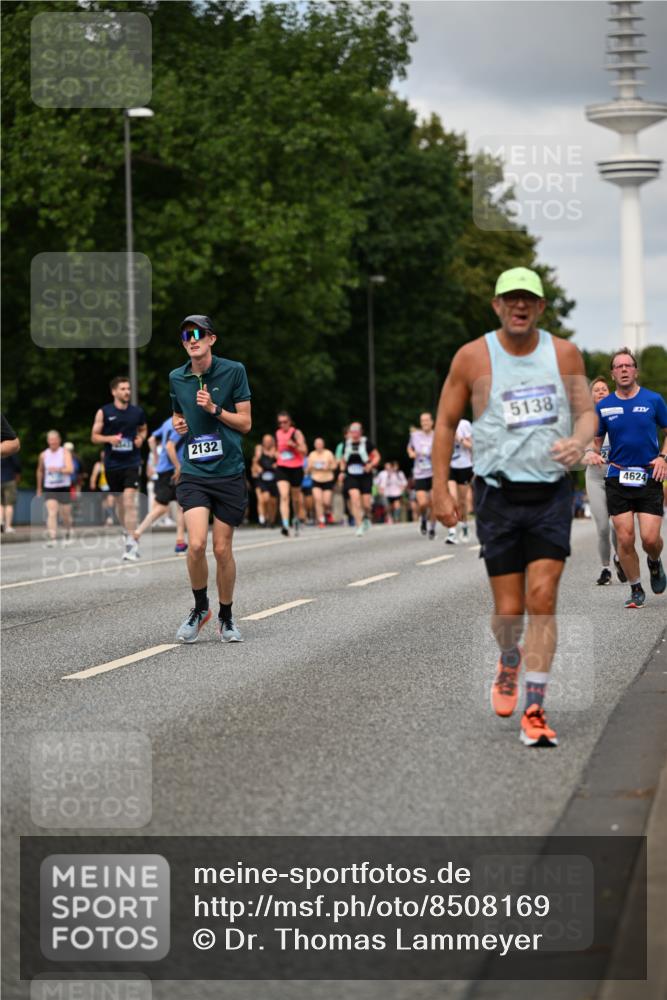 29.06.2025 - hella hamburg halbmarathon Dr. Thomas Lammeyer http://msf.ph/oto/8508169 29.06.2025 10:29:16 Kennedybrücke 1352, 1395, 2132, 2249, 2280, 2477, 2944, 3343, 3421, 3786, 4221, 4624, 4719, 5138, 5358, 5829, 5830, 6261, 6524, 6526, 7528, 7975, 8167, 8502, 9063, 10907, 11044, 11306, 11347 meine-sportfotos.de
