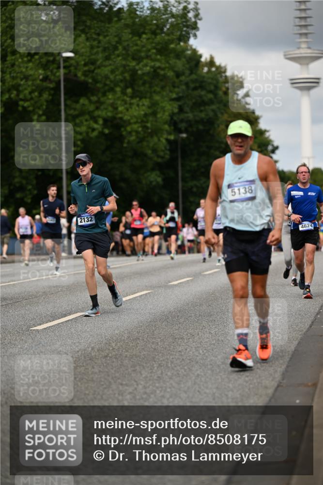 29.06.2025 - hella hamburg halbmarathon Dr. Thomas Lammeyer http://msf.ph/oto/8508175 29.06.2025 10:29:16 Kennedybrücke 1352, 1395, 2132, 2249, 2280, 2477, 2944, 3343, 3421, 3786, 4221, 4624, 4719, 5138, 5358, 5829, 5830, 6261, 6524, 6526, 7528, 7975, 8167, 8502, 9063, 10907, 11044, 11306, 11347 meine-sportfotos.de