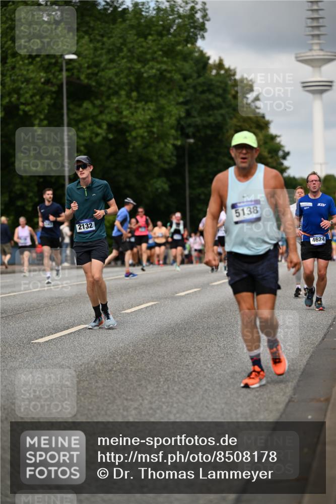 29.06.2025 - hella hamburg halbmarathon Dr. Thomas Lammeyer http://msf.ph/oto/8508178 29.06.2025 10:29:16 Kennedybrücke 1352, 1395, 2132, 2249, 2280, 2477, 2944, 3343, 3421, 3786, 4221, 4624, 4719, 5138, 5358, 5829, 5830, 6261, 6524, 6526, 7528, 7975, 8167, 8502, 9063, 10907, 11044, 11306, 11347 meine-sportfotos.de