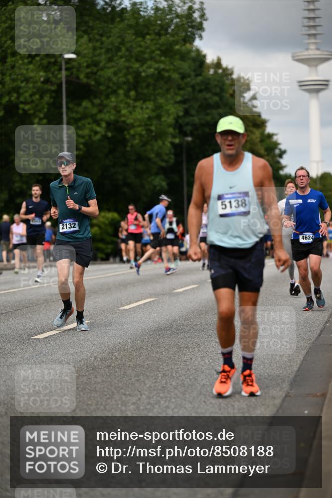 29.06.2025 - hella hamburg halbmarathon Dr. Thomas Lammeyer http://msf.ph/oto/8508188 29.06.2025 10:29:17 Kennedybrücke 1352, 1395, 2132, 2249, 2280, 2477, 2944, 3343, 3421, 3786, 4221, 4624, 4719, 5138, 5358, 5829, 5830, 6261, 6524, 6526, 7528, 7975, 8167, 8502, 9063, 10907, 11044, 11306, 11347 meine-sportfotos.de