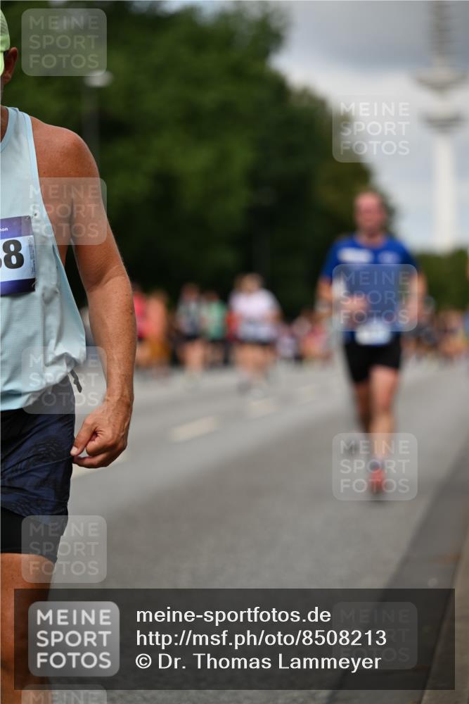 29.06.2025 - hella hamburg halbmarathon Dr. Thomas Lammeyer http://msf.ph/oto/8508213 29.06.2025 10:29:19 Kennedybrücke 1352, 1395, 2132, 2249, 2280, 2477, 3132, 3343, 3421, 3786, 4221, 4624, 5138, 5829, 5830, 6261, 6524, 6526, 7528, 7975, 8167, 8502, 9063, 11306, 11347 meine-sportfotos.de