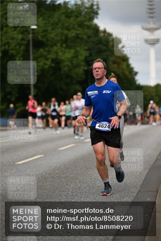 29.06.2025 - hella hamburg halbmarathon Dr. Thomas Lammeyer http://msf.ph/oto/8508220 29.06.2025 10:29:20 Kennedybrücke 1352, 1395, 2132, 2249, 2280, 2477, 3132, 3343, 3421, 3786, 4111, 4221, 4624, 5138, 5829, 5830, 6261, 6524, 6526, 7528, 7975, 8083, 8167, 8502, 9063, 11306, 11347 meine-sportfotos.de