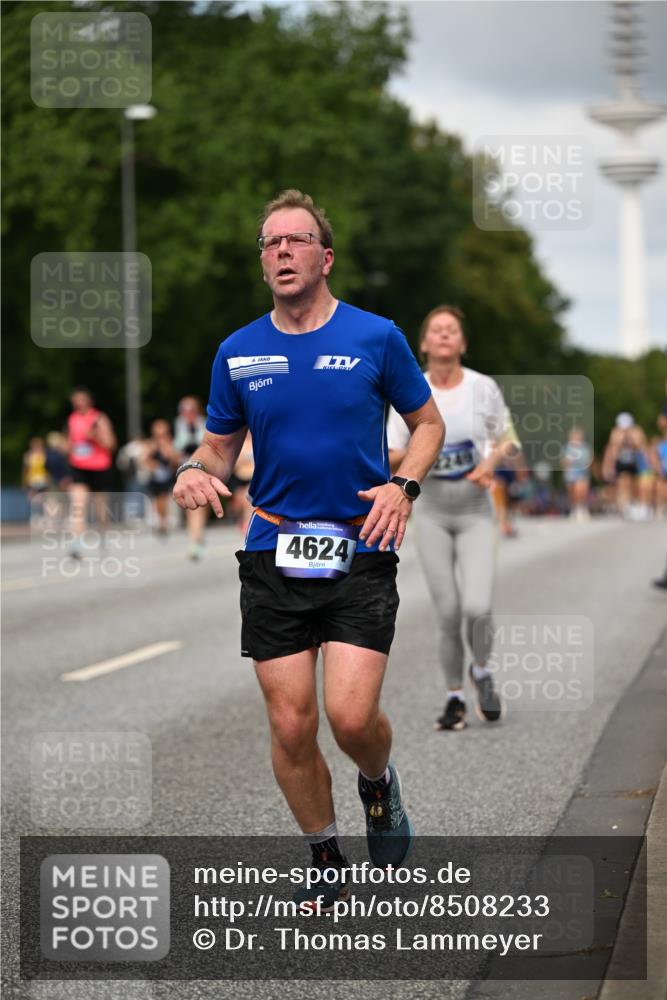29.06.2025 - hella hamburg halbmarathon Dr. Thomas Lammeyer http://msf.ph/oto/8508233 29.06.2025 10:29:21 Kennedybrücke 1352, 1395, 2132, 2249, 2280, 2477, 3132, 3343, 3421, 3786, 4008, 4010, 4111, 4221, 4624, 5138, 5829, 5830, 6261, 6524, 6526, 7528, 7975, 8083, 8502, 9063, 11306, 11347 meine-sportfotos.de