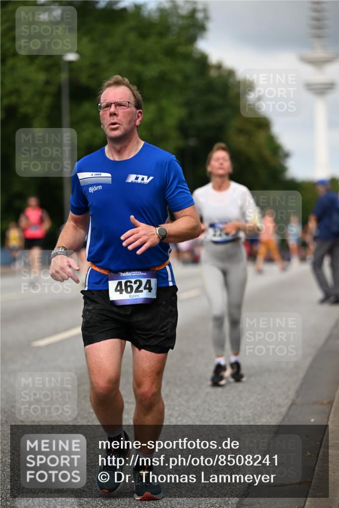 29.06.2025 - hella hamburg halbmarathon Dr. Thomas Lammeyer http://msf.ph/oto/8508241 29.06.2025 10:29:22 Kennedybrücke 1352, 1395, 2132, 2249, 2280, 2477, 3132, 3343, 3786, 4008, 4010, 4111, 4221, 4624, 5138, 5829, 5830, 6261, 6524, 6526, 7528, 7975, 8083, 8502, 9063, 9927, 11306, 11347 meine-sportfotos.de