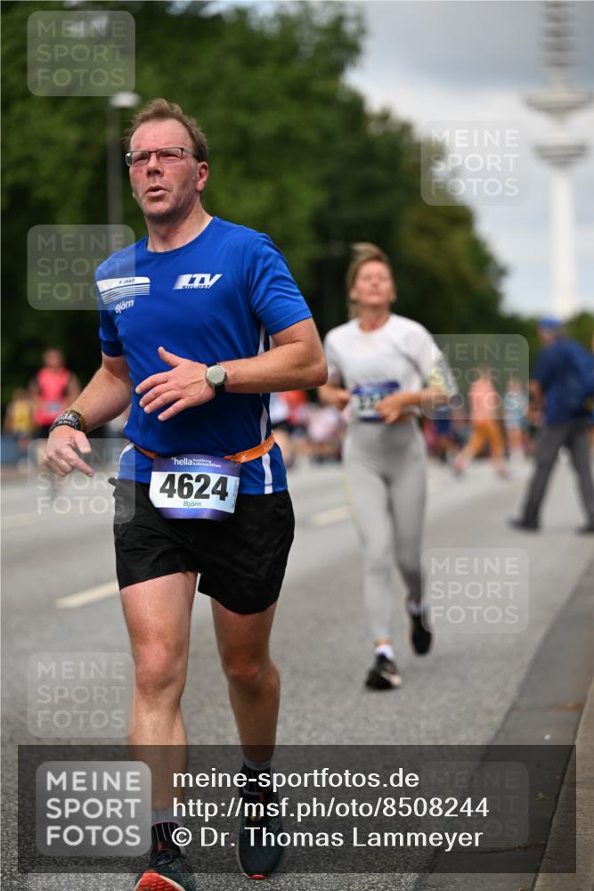 29.06.2025 - hella hamburg halbmarathon Dr. Thomas Lammeyer http://msf.ph/oto/8508244 29.06.2025 10:29:22 Kennedybrücke 1352, 1395, 2132, 2249, 2280, 2477, 3132, 3343, 3786, 4008, 4010, 4111, 4221, 4624, 5138, 5829, 5830, 6261, 6524, 6526, 7528, 7975, 8083, 8502, 9063, 9927, 11306, 11347 meine-sportfotos.de