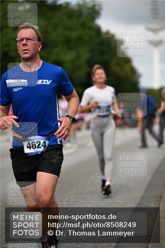 29.06.2025 - hella hamburg halbmarathon Dr. Thomas Lammeyer http://msf.ph/oto/8508249 29.06.2025 10:29:22 Kennedybrücke 1352, 1395, 2132, 2249, 2280, 2477, 3132, 3343, 3786, 4008, 4010, 4111, 4221, 4624, 5138, 5829, 5830, 6261, 6524, 6526, 7528, 7975, 8083, 8502, 9063, 9927, 11306, 11347 meine-sportfotos.de