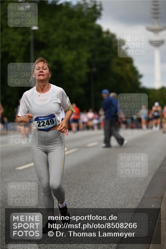 29.06.2025 - hella hamburg halbmarathon Dr. Thomas Lammeyer http://msf.ph/oto/8508266 29.06.2025 10:29:23 Kennedybrücke 1352, 1395, 2132, 2249, 2280, 2477, 3132, 3343, 3786, 4008, 4010, 4111, 4221, 4624, 5138, 5829, 5830, 6261, 7528, 8083, 8502, 9063, 9927, 11306, 11347 meine-sportfotos.de