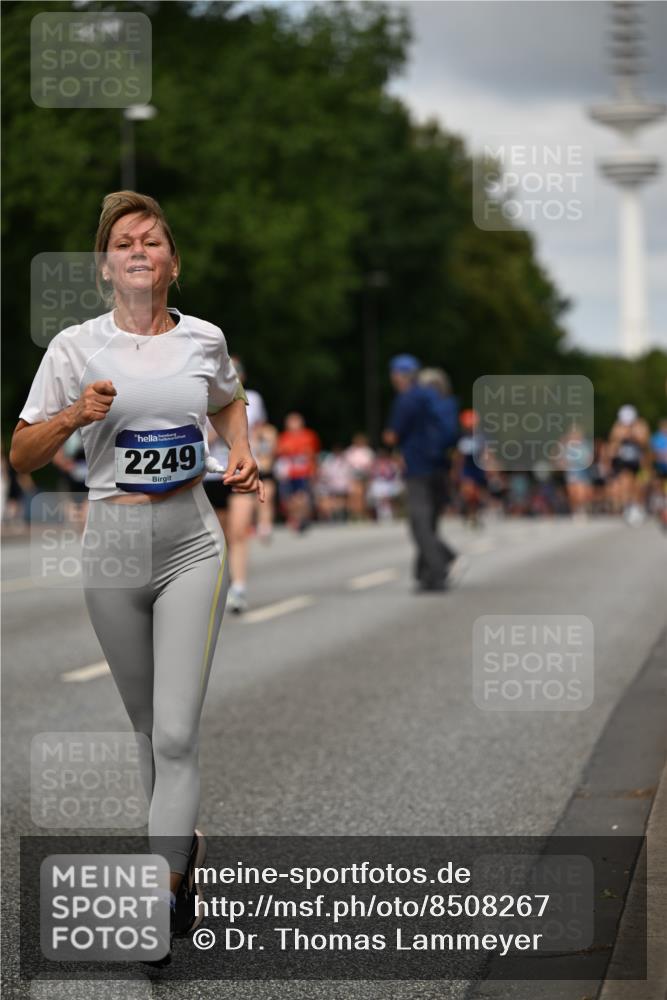 29.06.2025 - hella hamburg halbmarathon Dr. Thomas Lammeyer http://msf.ph/oto/8508267 29.06.2025 10:29:23 Kennedybrücke 1352, 1395, 2132, 2249, 2280, 2477, 3132, 3343, 3786, 4008, 4010, 4111, 4221, 4624, 5138, 5829, 5830, 6261, 7528, 8083, 8502, 9063, 9927, 11306, 11347 meine-sportfotos.de