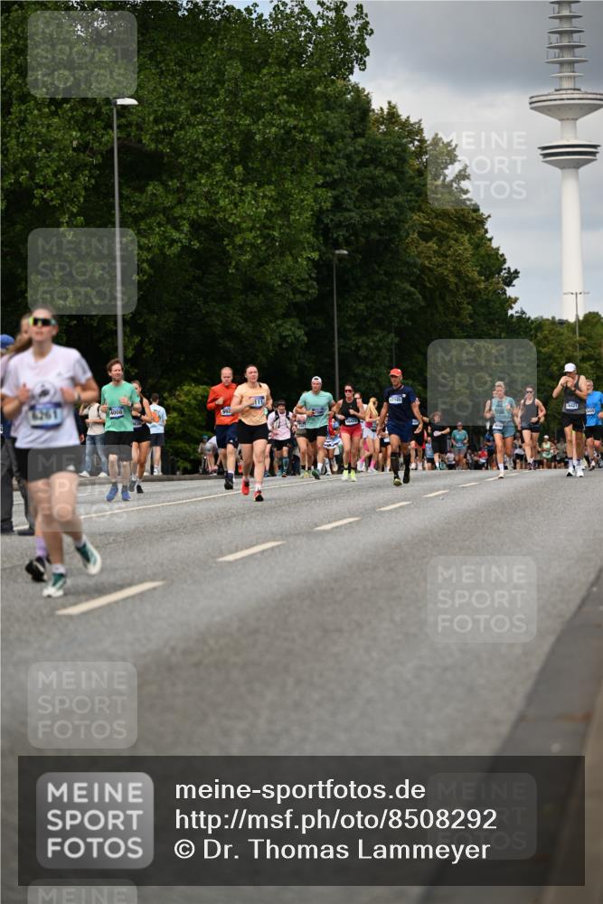 29.06.2025 - hella hamburg halbmarathon Dr. Thomas Lammeyer http://msf.ph/oto/8508292 29.06.2025 10:29:26 Kennedybrücke 1352, 2132, 2249, 2280, 3132, 3343, 3786, 4008, 4010, 4111, 4221, 4624, 5138, 5829, 5830, 6261, 7528, 8083, 8962, 9063, 9927, 11306 meine-sportfotos.de