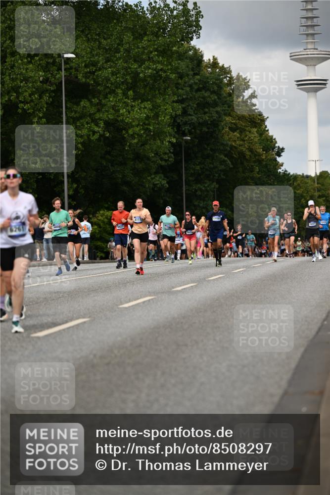 29.06.2025 - hella hamburg halbmarathon Dr. Thomas Lammeyer http://msf.ph/oto/8508297 29.06.2025 10:29:26 Kennedybrücke 1352, 2132, 2249, 2280, 3132, 3343, 3786, 4008, 4010, 4111, 4221, 4624, 5138, 5829, 5830, 6261, 7528, 8083, 8962, 9063, 9927, 11306 meine-sportfotos.de