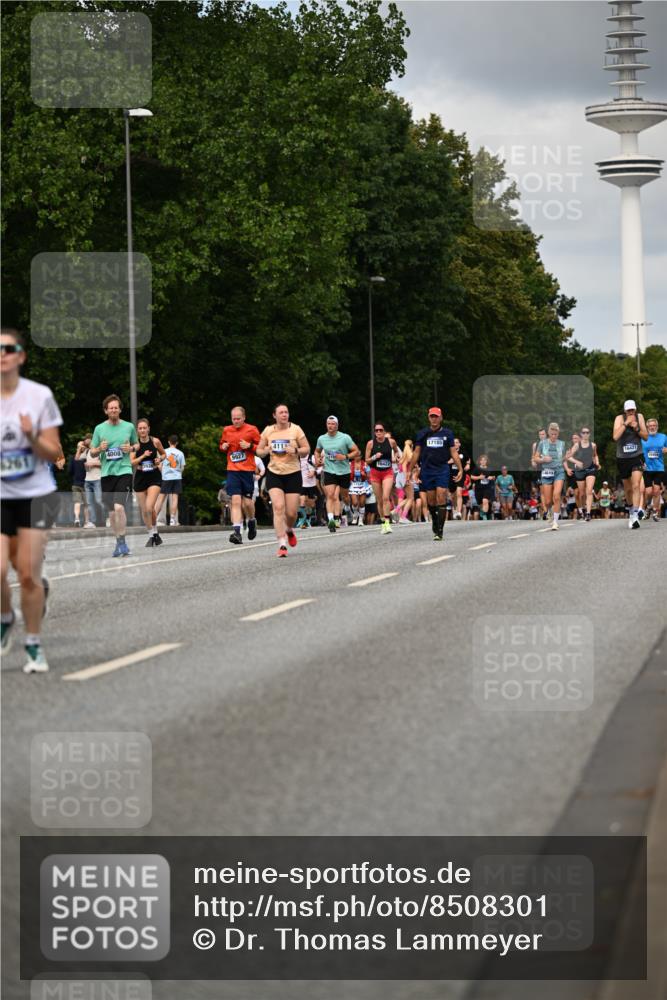 29.06.2025 - hella hamburg halbmarathon Dr. Thomas Lammeyer http://msf.ph/oto/8508301 29.06.2025 10:29:26 Kennedybrücke 1352, 2132, 2249, 2280, 3132, 3343, 3786, 4008, 4010, 4111, 4221, 4624, 5138, 5829, 5830, 6261, 7528, 8083, 8962, 9063, 9927, 11306 meine-sportfotos.de