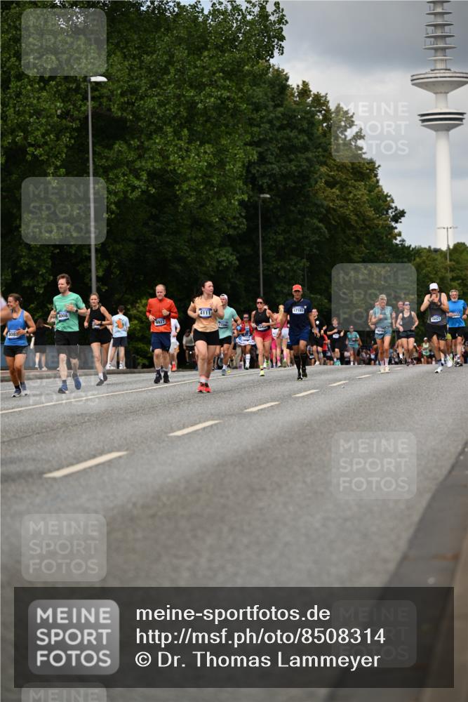 29.06.2025 - hella hamburg halbmarathon Dr. Thomas Lammeyer http://msf.ph/oto/8508314 29.06.2025 10:29:26 Kennedybrücke 1352, 2132, 2249, 2280, 3132, 3343, 3786, 4008, 4010, 4111, 4221, 4624, 5138, 5829, 5830, 6261, 7528, 8083, 8962, 9063, 9927, 11306 meine-sportfotos.de