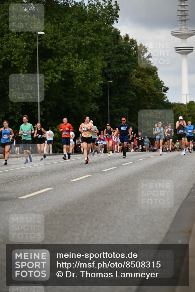 29.06.2025 - hella hamburg halbmarathon Dr. Thomas Lammeyer http://msf.ph/oto/8508315 29.06.2025 10:29:27 Kennedybrücke 1352, 2132, 2249, 2280, 3132, 3343, 3786, 4008, 4010, 4111, 4221, 4624, 4797, 5138, 5829, 5830, 6261, 8083, 8276, 8962, 9927, 11306 meine-sportfotos.de