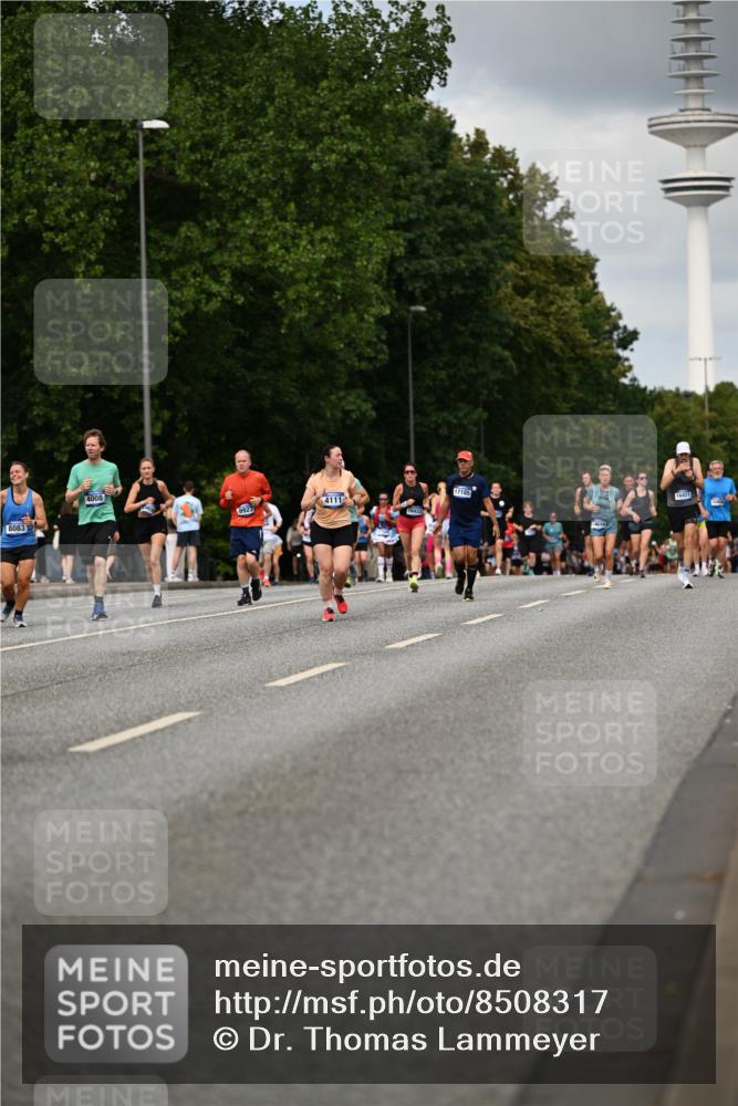 29.06.2025 - hella hamburg halbmarathon Dr. Thomas Lammeyer http://msf.ph/oto/8508317 29.06.2025 10:29:27 Kennedybrücke 1352, 2132, 2249, 2280, 3132, 3343, 3786, 4008, 4010, 4111, 4221, 4624, 4797, 5138, 5829, 5830, 6261, 8083, 8276, 8962, 9927, 11306 meine-sportfotos.de