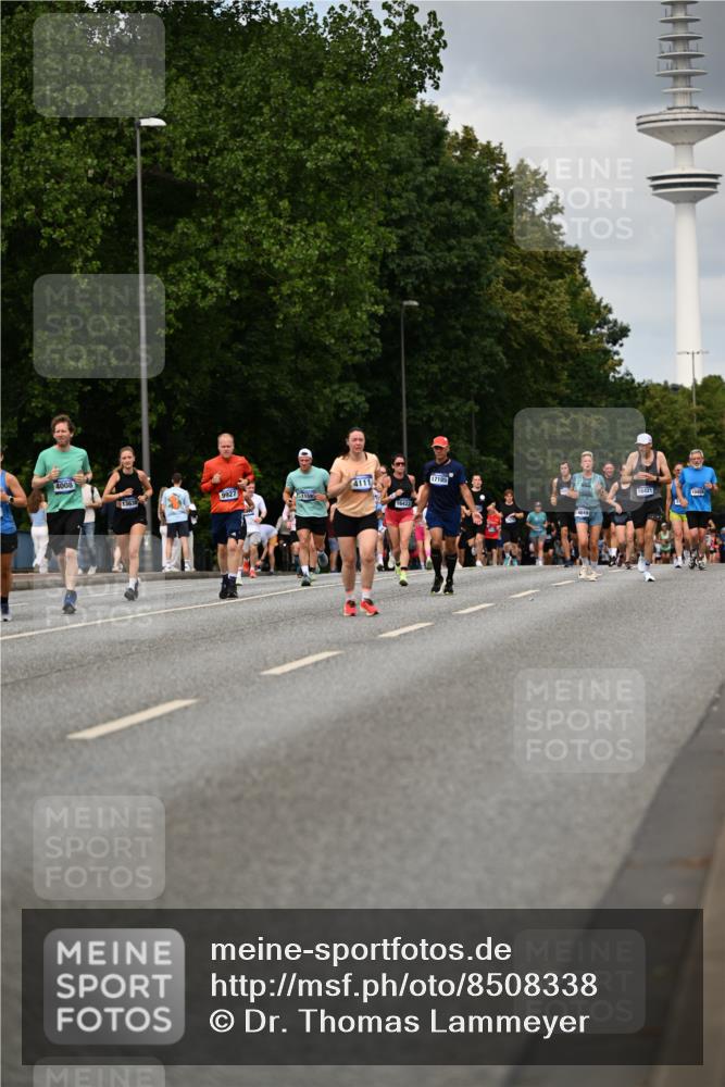 29.06.2025 - hella hamburg halbmarathon Dr. Thomas Lammeyer http://msf.ph/oto/8508338 29.06.2025 10:29:28 Kennedybrücke 1352, 2132, 2249, 2280, 3132, 3343, 4008, 4010, 4111, 4624, 4797, 5138, 5829, 5830, 6261, 8083, 8276, 8962, 9927 meine-sportfotos.de