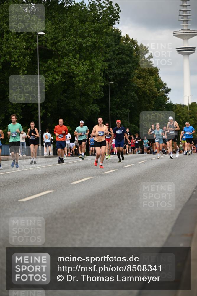 29.06.2025 - hella hamburg halbmarathon Dr. Thomas Lammeyer http://msf.ph/oto/8508341 29.06.2025 10:29:28 Kennedybrücke 1352, 2132, 2249, 2280, 3132, 3343, 4008, 4010, 4111, 4624, 4797, 5138, 5829, 5830, 6261, 8083, 8276, 8962, 9927 meine-sportfotos.de